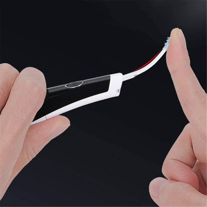 Ausu tīrīšanas aparāts